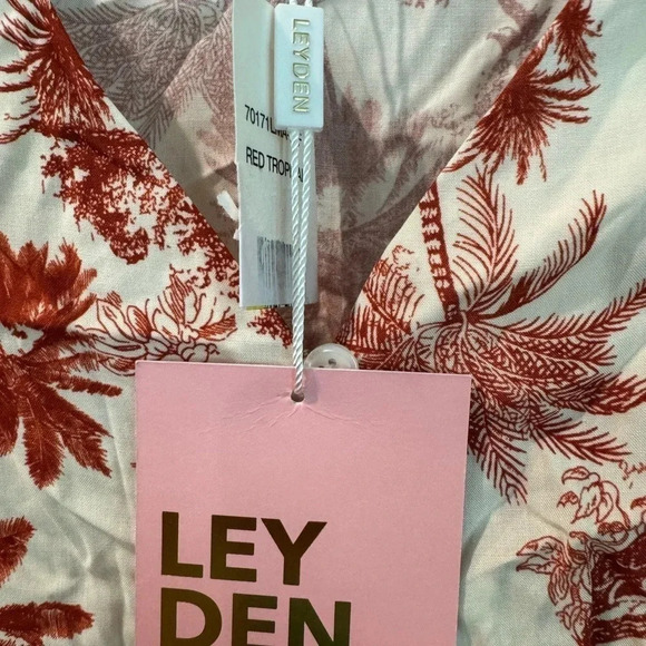 🍀 LEYDEN NWT LOFTIN TROPICAL RED TIE TOP - Picture 6 of 7